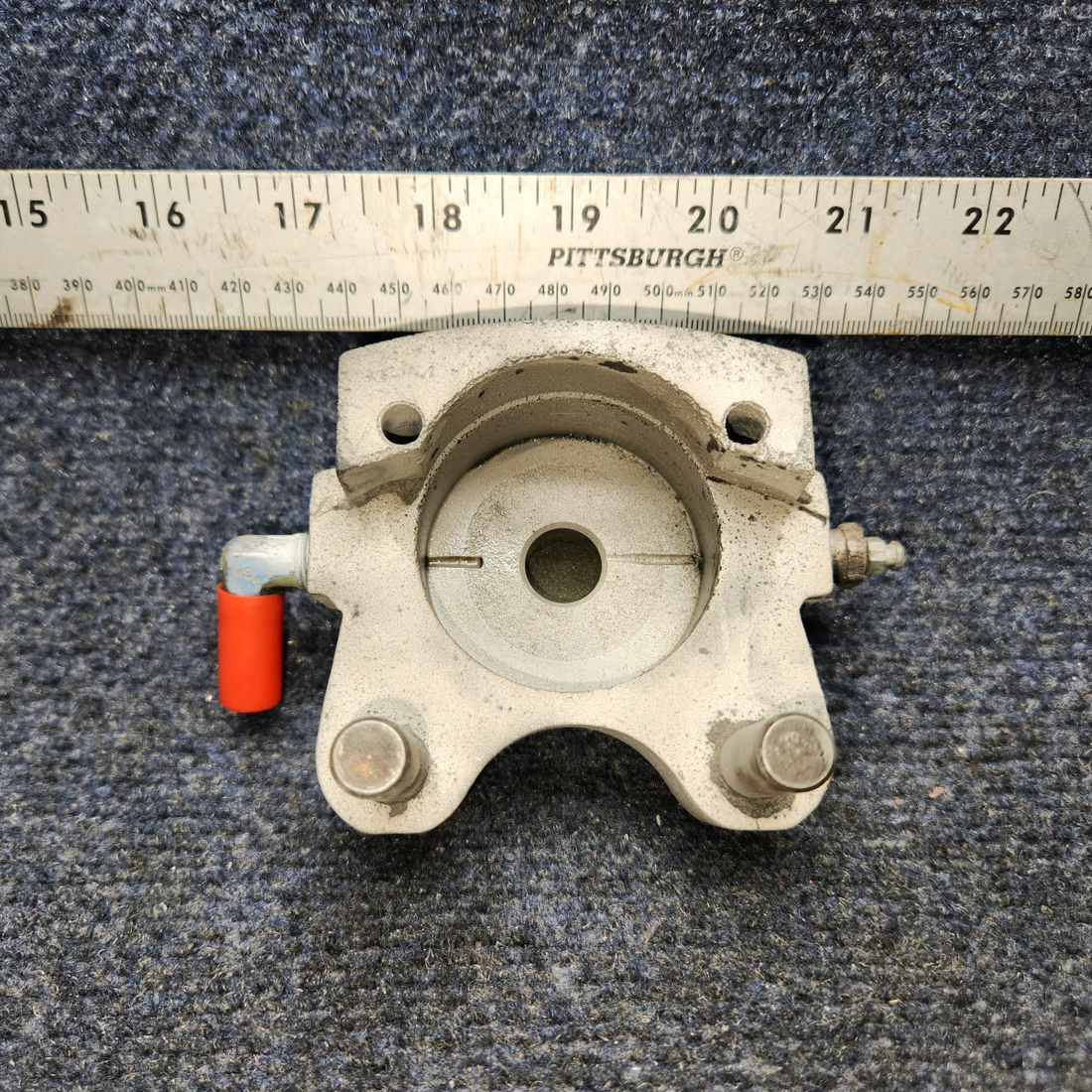 Used aircraft parts for sale, C163030-0107 Cleveland 30-63A CESSNA 172K BRAKE CALIPER ASSEMBLY LH OR RH (CORROSION) SANDBLASTED