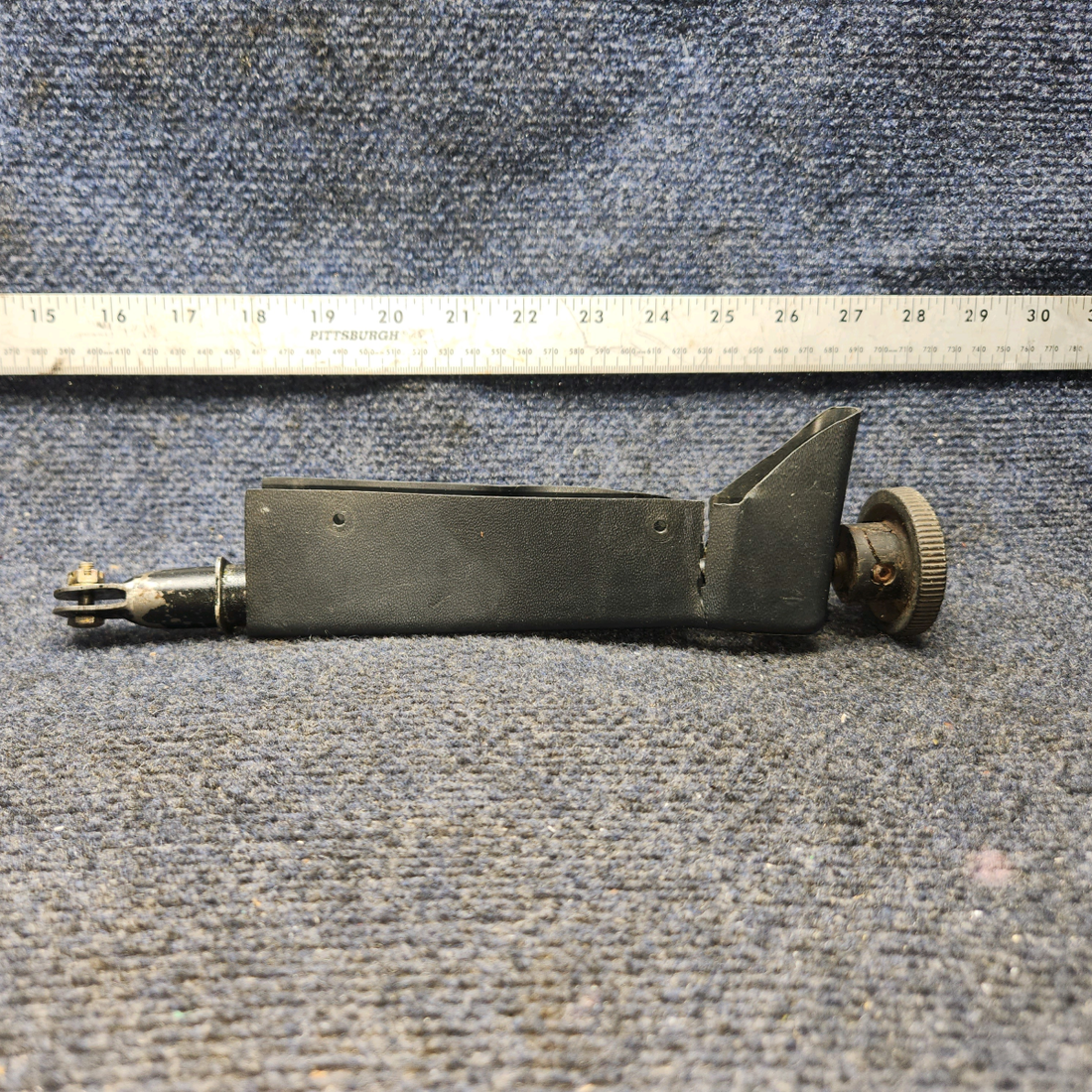 Used aircraft parts for sale, 62829-000 PIPER PA28-140 Rudder Trim Shaft Assy