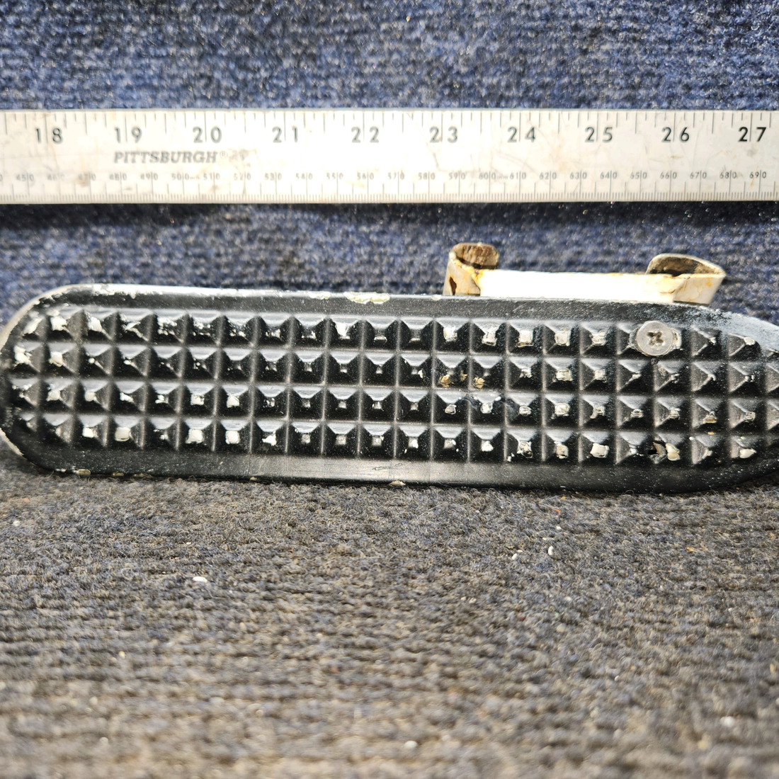 Used aircraft parts for sale, 0541155-1, 0541154-1 Cessna 172 L/H Main Gear Entrance Bracket w Step