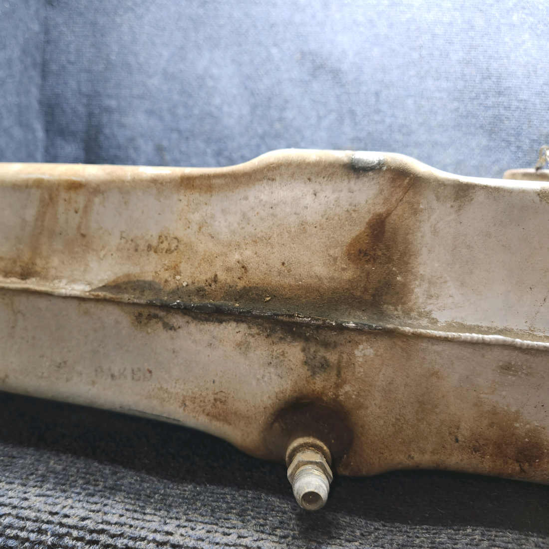 Used aircraft parts for sale, 0426508-9 cessna 150G Fuel Tank – LH – Some Damage, See Photos