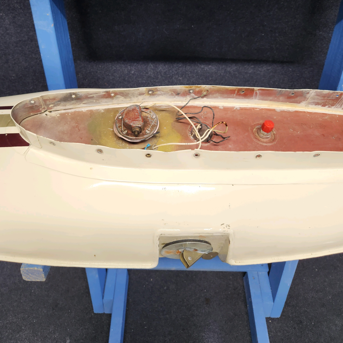 Used aircraft parts for sale, MECO Tip Tank BEECHCRAFT F35 BONANZA 10 GAL AUX TIP TANK LH AND RH "ALUMINUM" SET OF TWO.