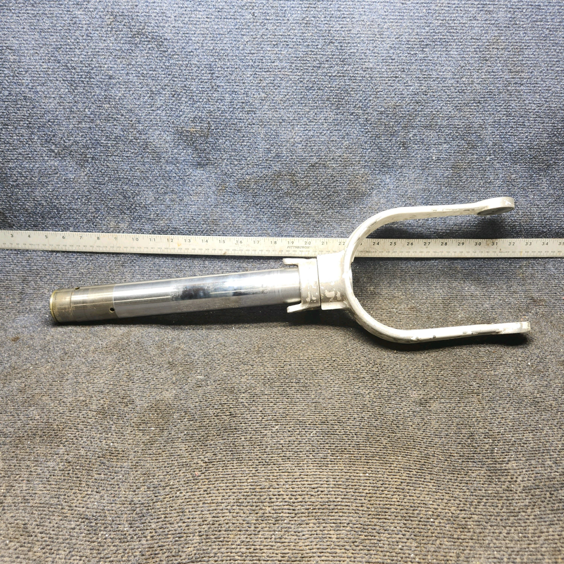Used aircraft parts for sale, 0442504-200 cessna 150G Lower Shock Strut Assembly