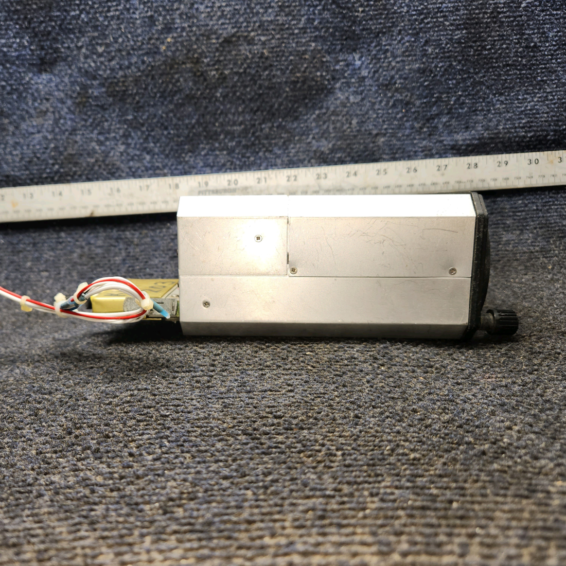 Used aircraft parts for sale, 066-3034-00 Bendix King KI-203 Mooney M20J VOR LOC Indicator w Connector