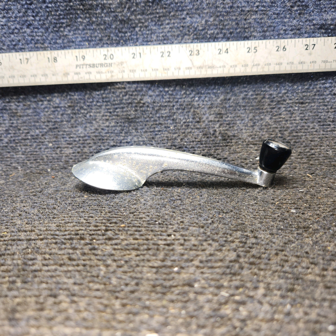 Used aircraft parts for sale, 464-023 Piper PA-28-140 Stabilator Trim Crank Handle