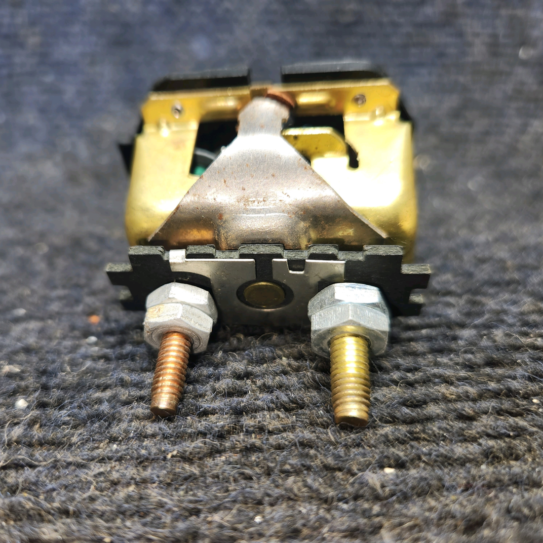 Used aircraft parts for sale, 1514244 Beechcraft Cylinder Head Temp Gauge Indicator (12v)