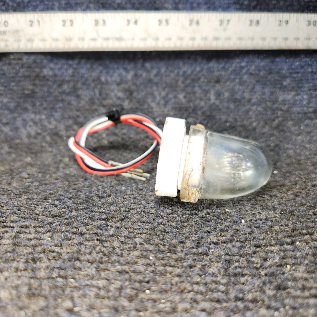 Used aircraft parts for sale, A427 WHELEN Beechcraft C23 SUNDOWNER Strobe Light Lens