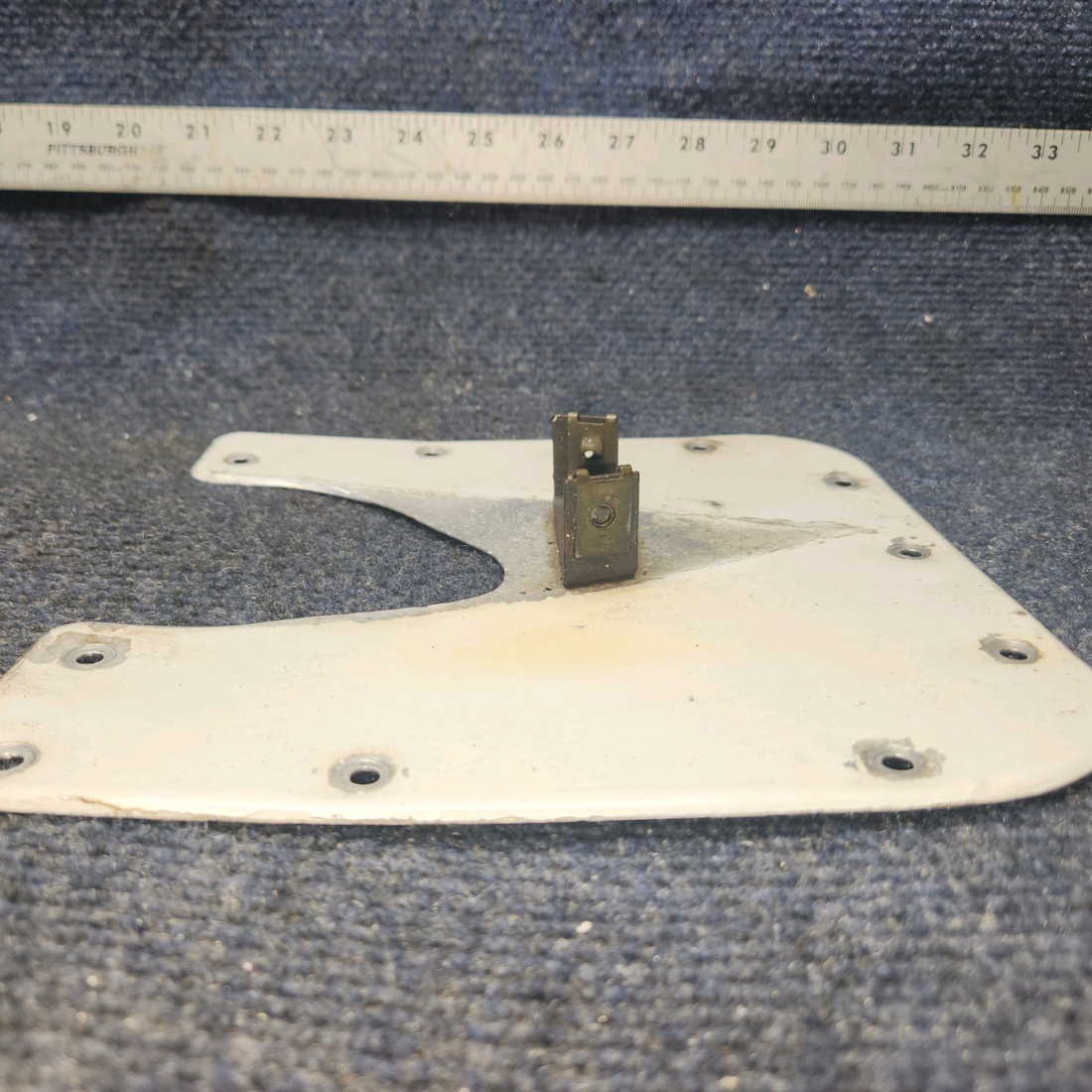 Used aircraft parts for sale, 65688-001 Piper PA28-140 Main Landing Gear Plate Assy RH