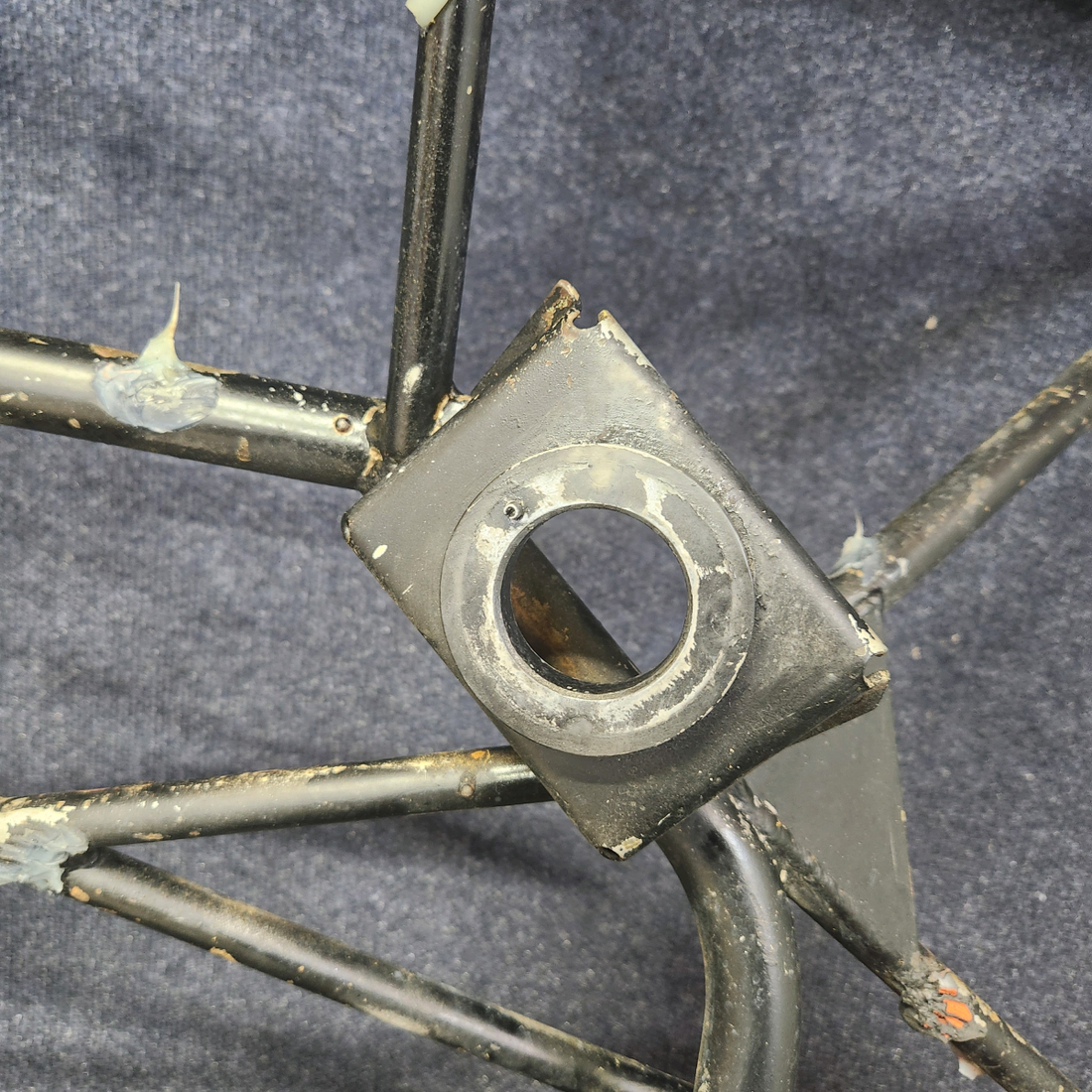 Used aircraft parts for sale, 169-910007-650 Beechcraft A23A Musketeer Custom III ENGINE MOTOR MOUNT