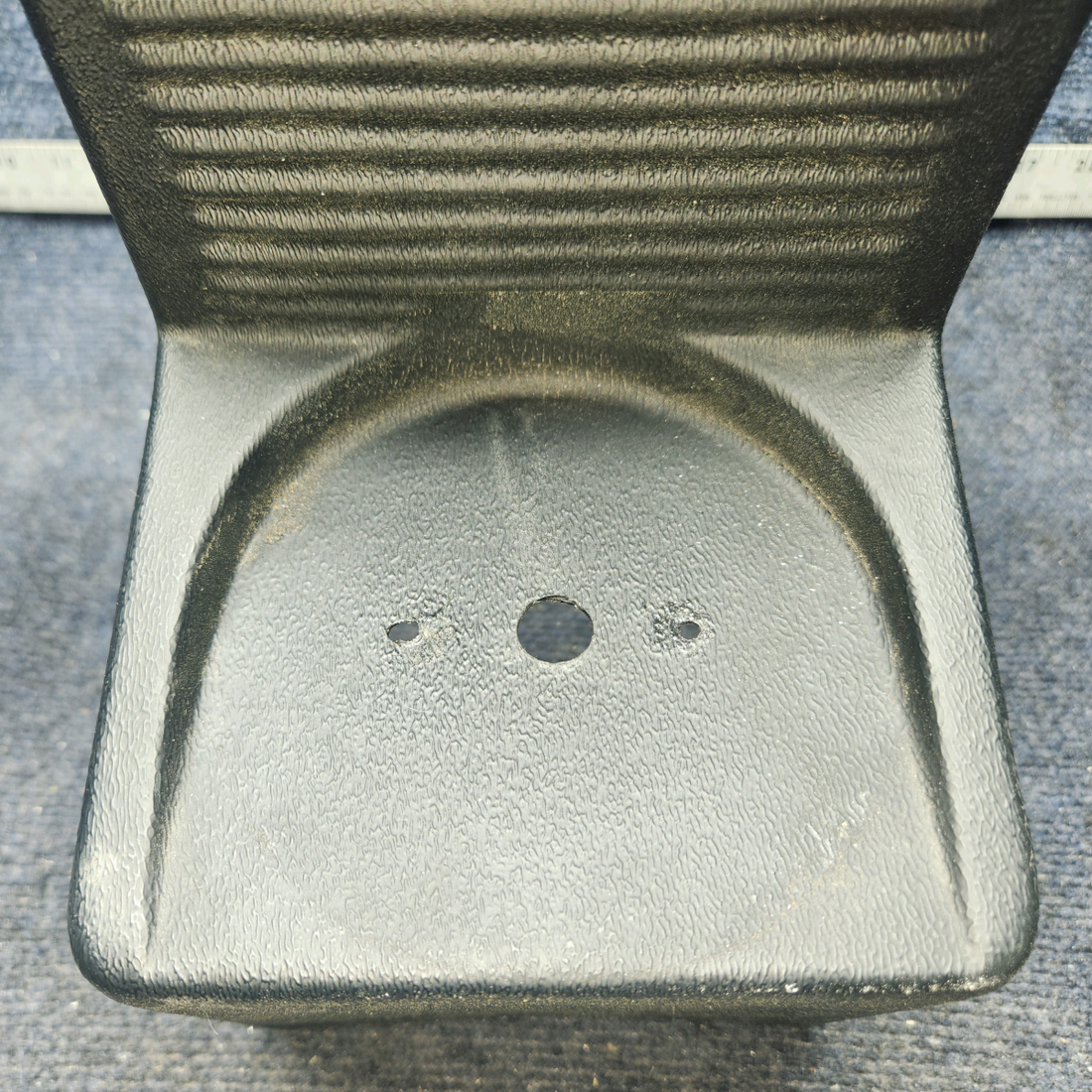 Used aircraft parts for sale, 0500233-1 CESSNA 172K CENTER CONSOLE COVER