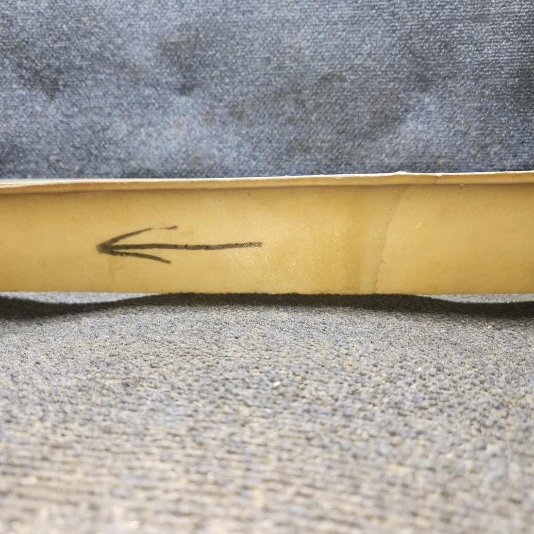 Used aircraft parts for sale, 95-420015-94 BEECHCRAFT 95-55B Aft Window Molding - RH