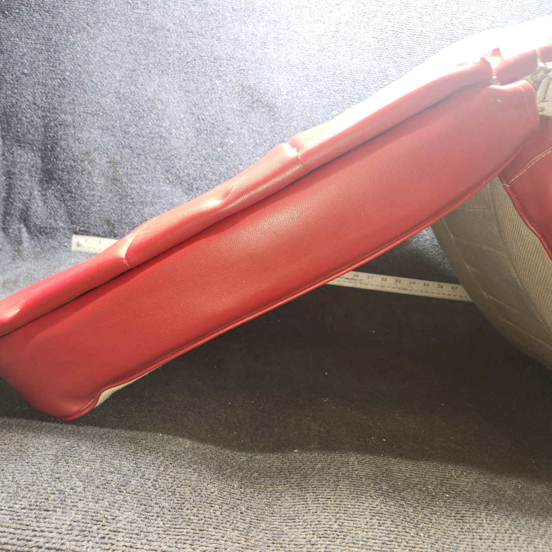 Used aircraft parts for sale, 0400118-66 cessna 150G Seat – RH (Co-Pilot)