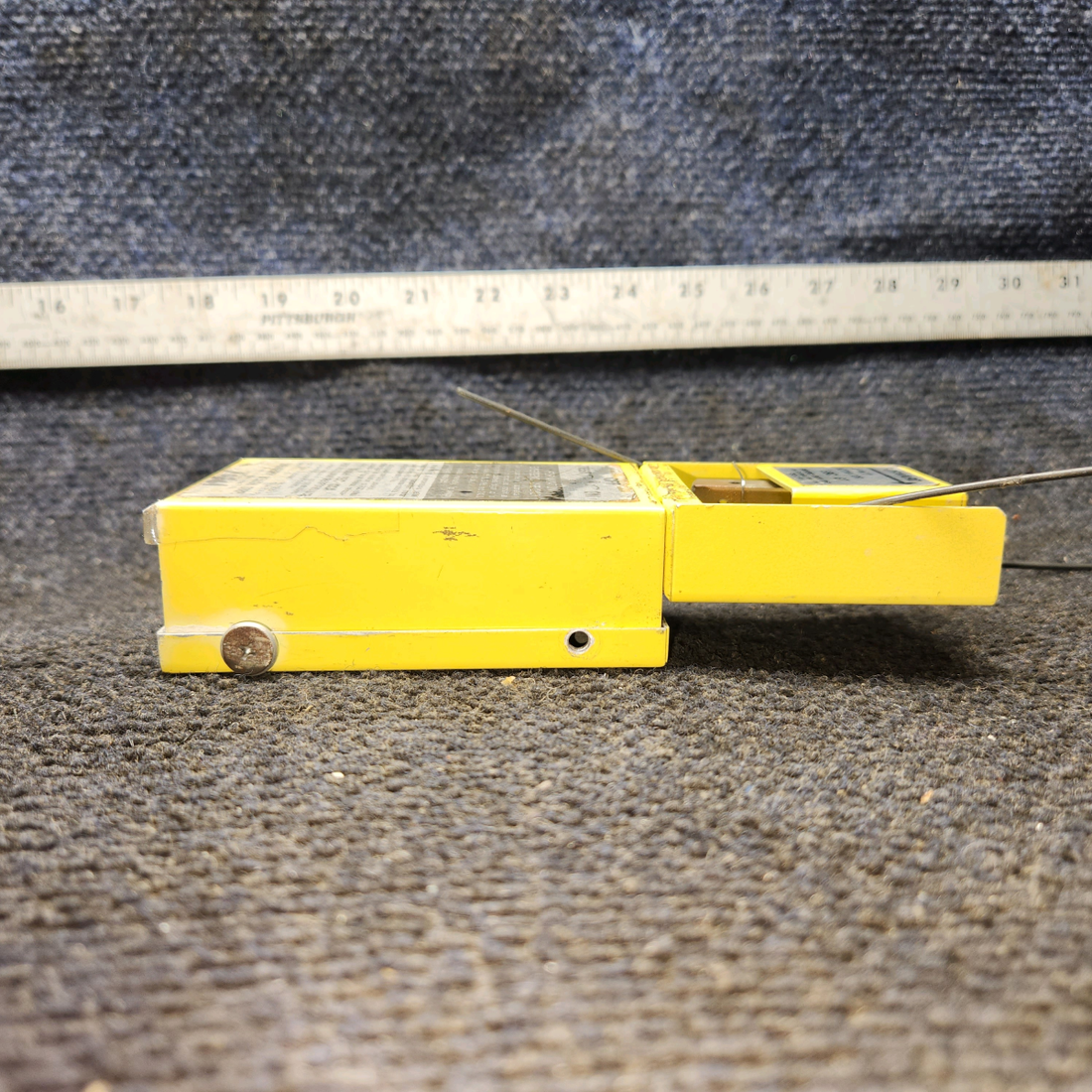 Used aircraft parts for sale, EBC-102A Emergency Beacon Corp Beechcraft 35-33 Emergency Locator Beacon