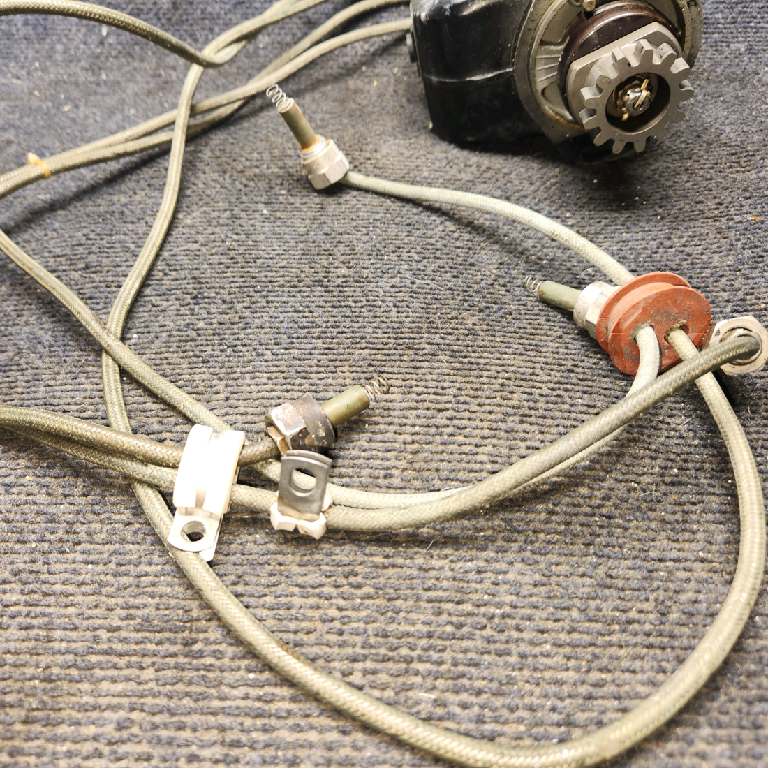 Used aircraft parts for sale, 10-51360-29 Bendix Piper PA-28-140 Magneto