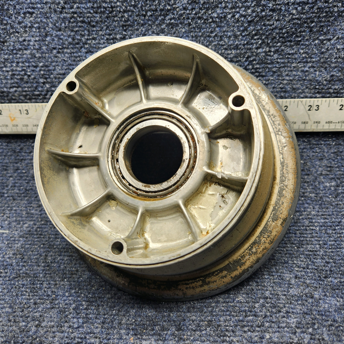 Used aircraft parts for sale, 161-04700 Cleveland Beechcraft C23 SUNDOWNER INNER MAIN GEAR WHEEL HALF (6.00-6)
