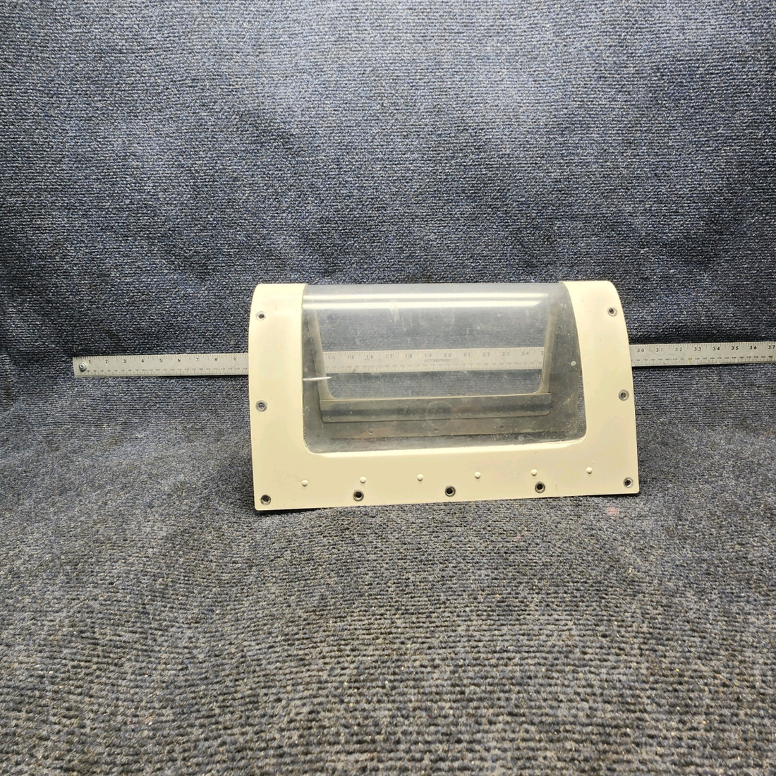 Used aircraft parts for sale, 0523115-2 CESSNA 172K LANDING LIGHT LENS AND RETAINER