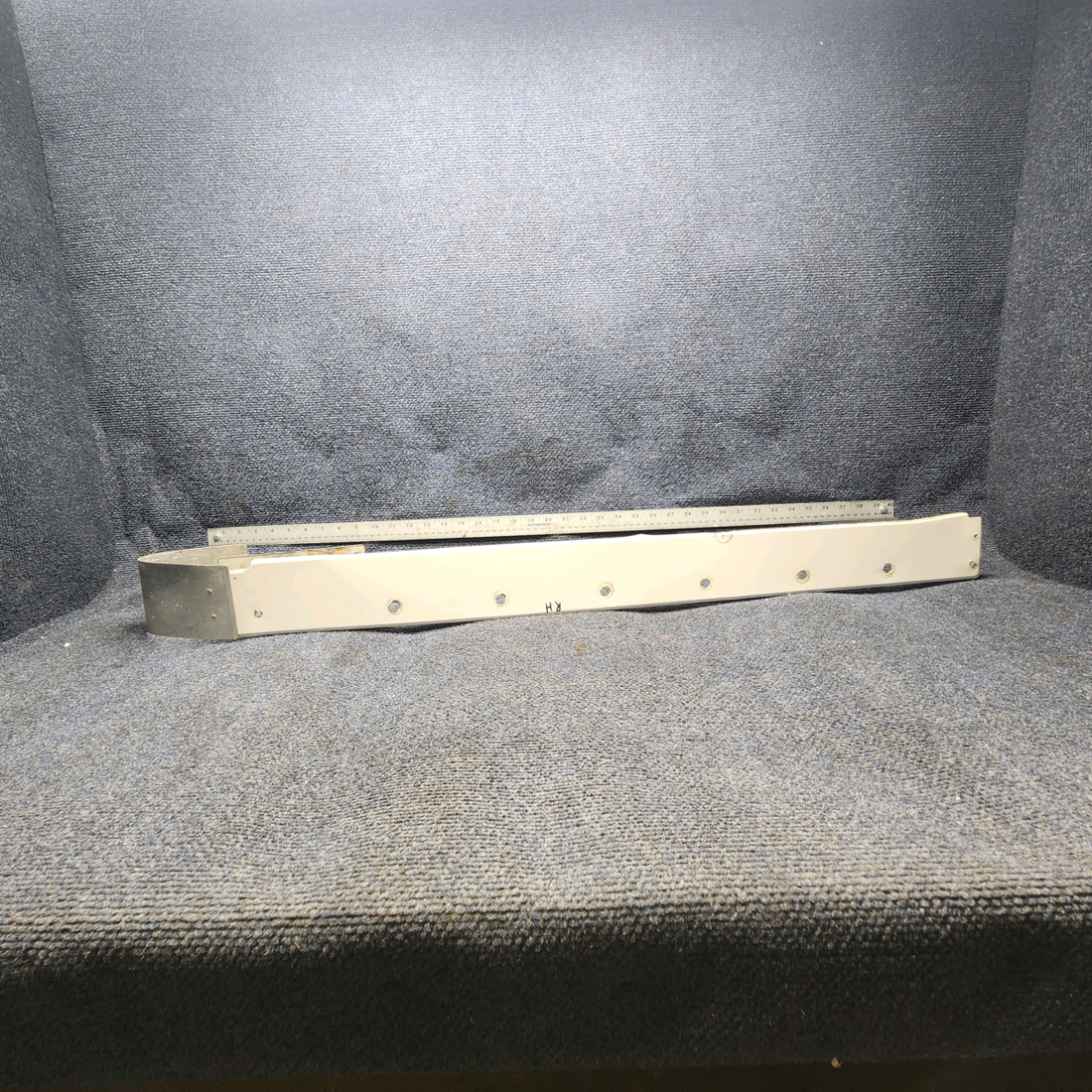 Used aircraft parts for sale, 0426003-19 Cessna C-150J Wing Faring Assy RH