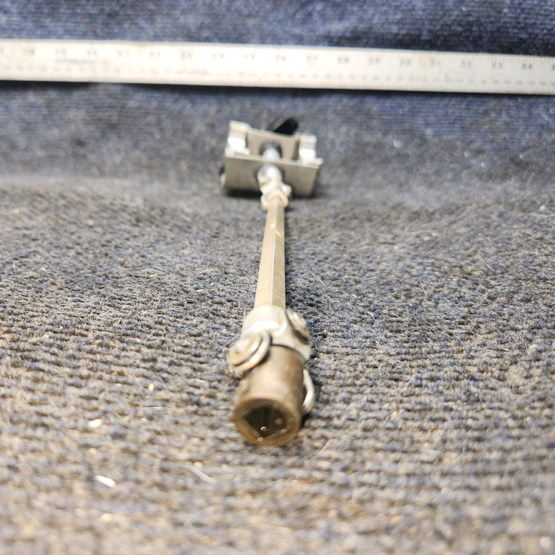 Used aircraft parts for sale, 0716623-2 cessna 172N Fuel Selector Gear Assembly with Shaft and Handle