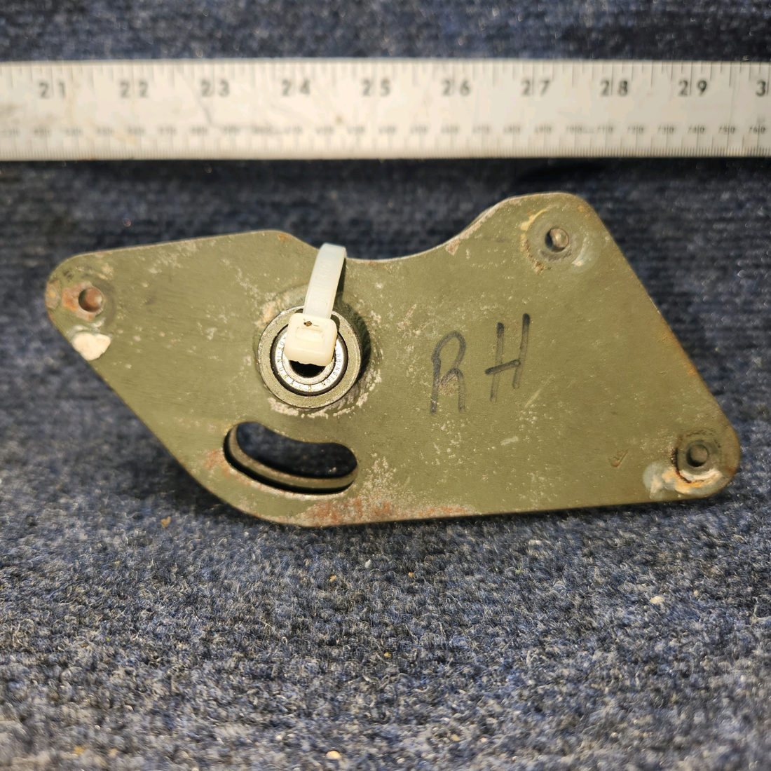 Used aircraft parts for sale, 0523223-1 Cessna C-150J Aileron Bellcrank Assembly  RH
