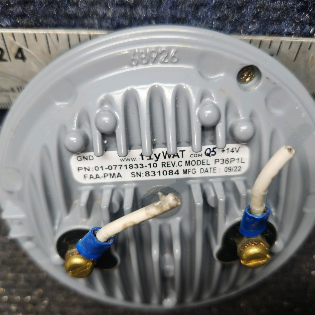 Used aircraft parts for sale, 01-0771833-10 Whelen Cessna 182G LED Replacement Landing Light - 14V