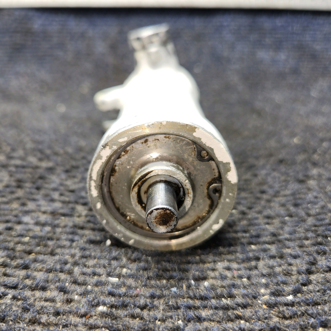 Used aircraft parts for sale, 0842400-10 Cessna 172 Shimmy Dampener Assembly