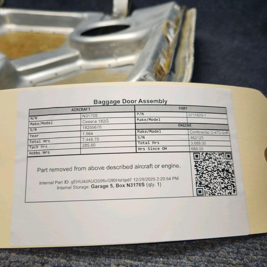 Used aircraft parts for sale, 0711629-1 Cessna 182G Baggage Door Assembly