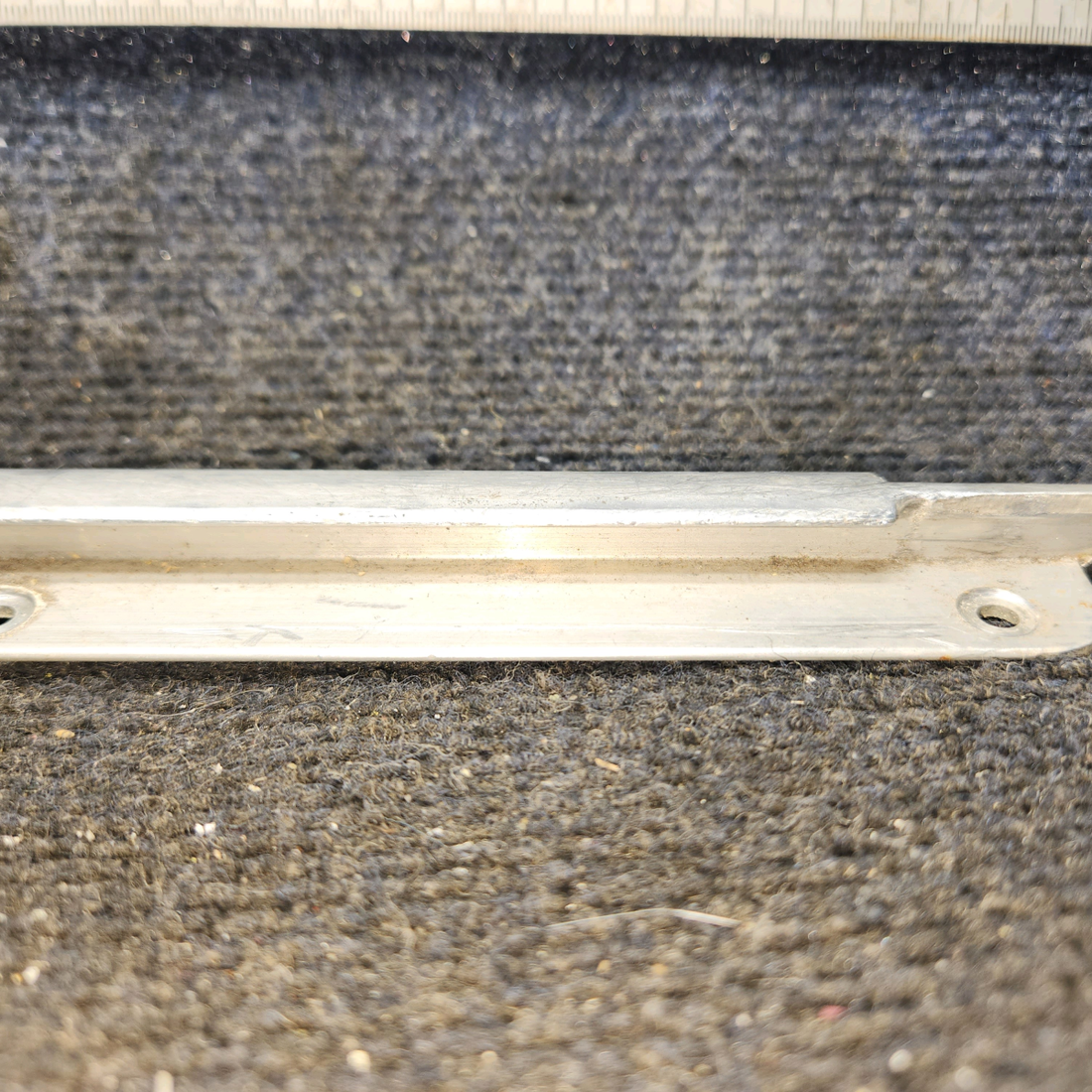 Used aircraft parts for sale, 0410219-2 cessna 150G Inboard Seat Rail Assembly