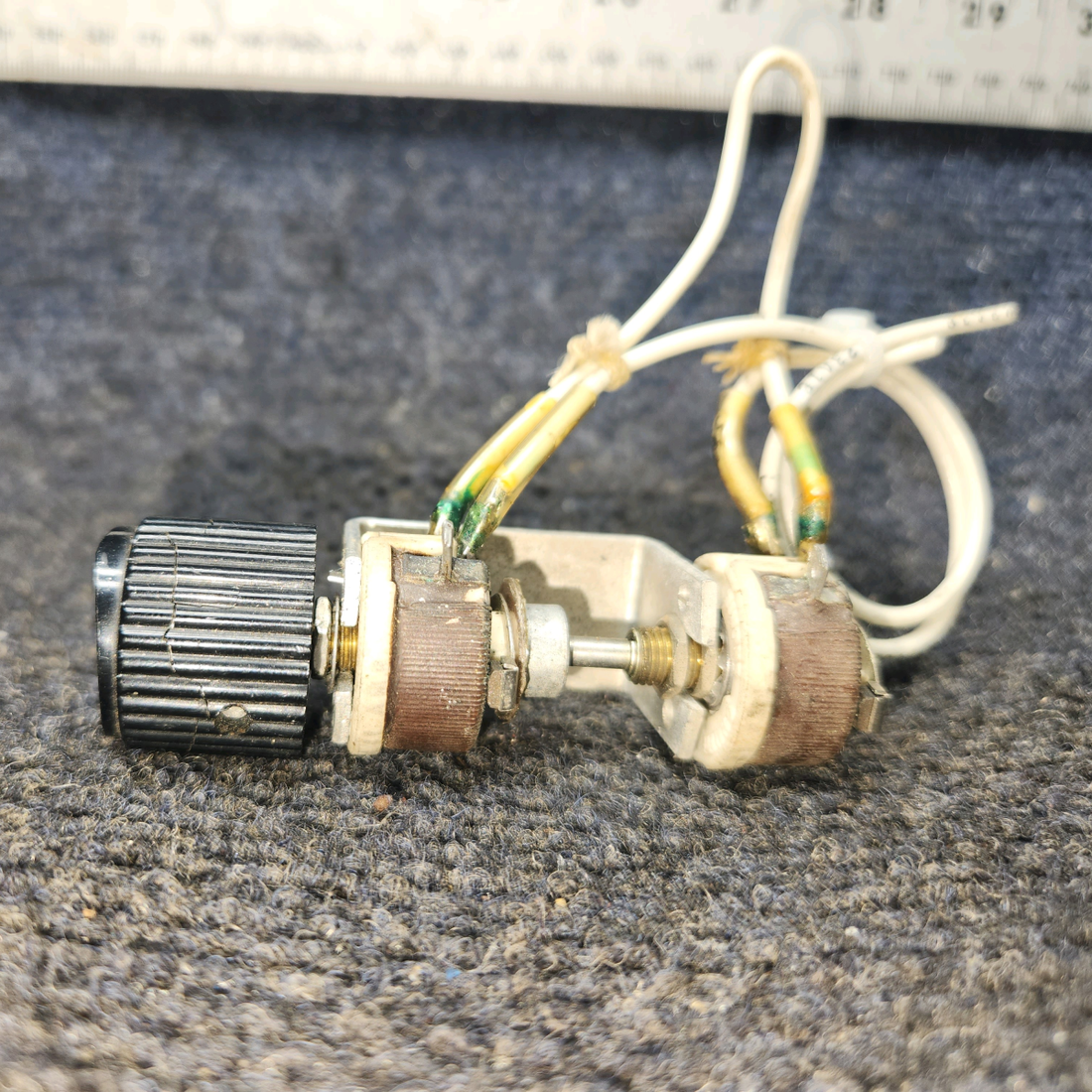 Used aircraft parts for sale, JE-75R1-351 BEECHCRAFT 95-55B Dimmer Double Assy Instrument Floor