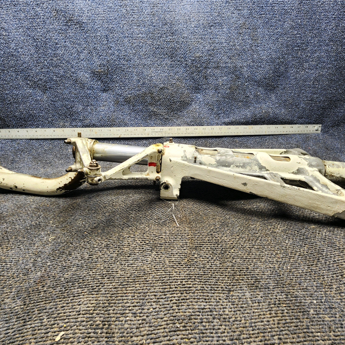 Used aircraft parts for sale, 33-820010 Beechcraft 35-33 Nose Gear Shock Strut Assembly