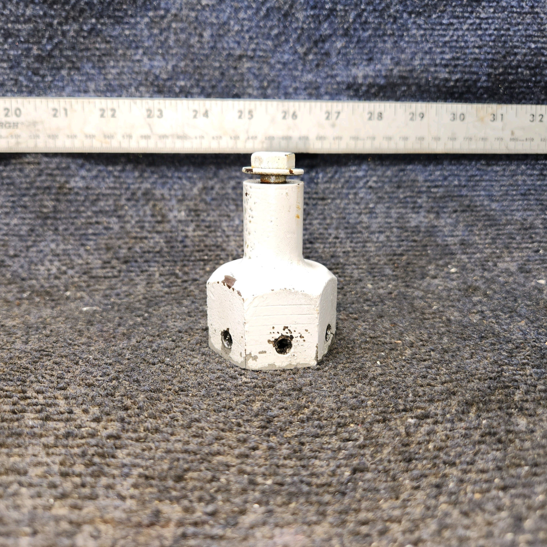 Used aircraft parts for sale, 0441130-2 Cessna 172E Main Gear Axle Fairing Nut