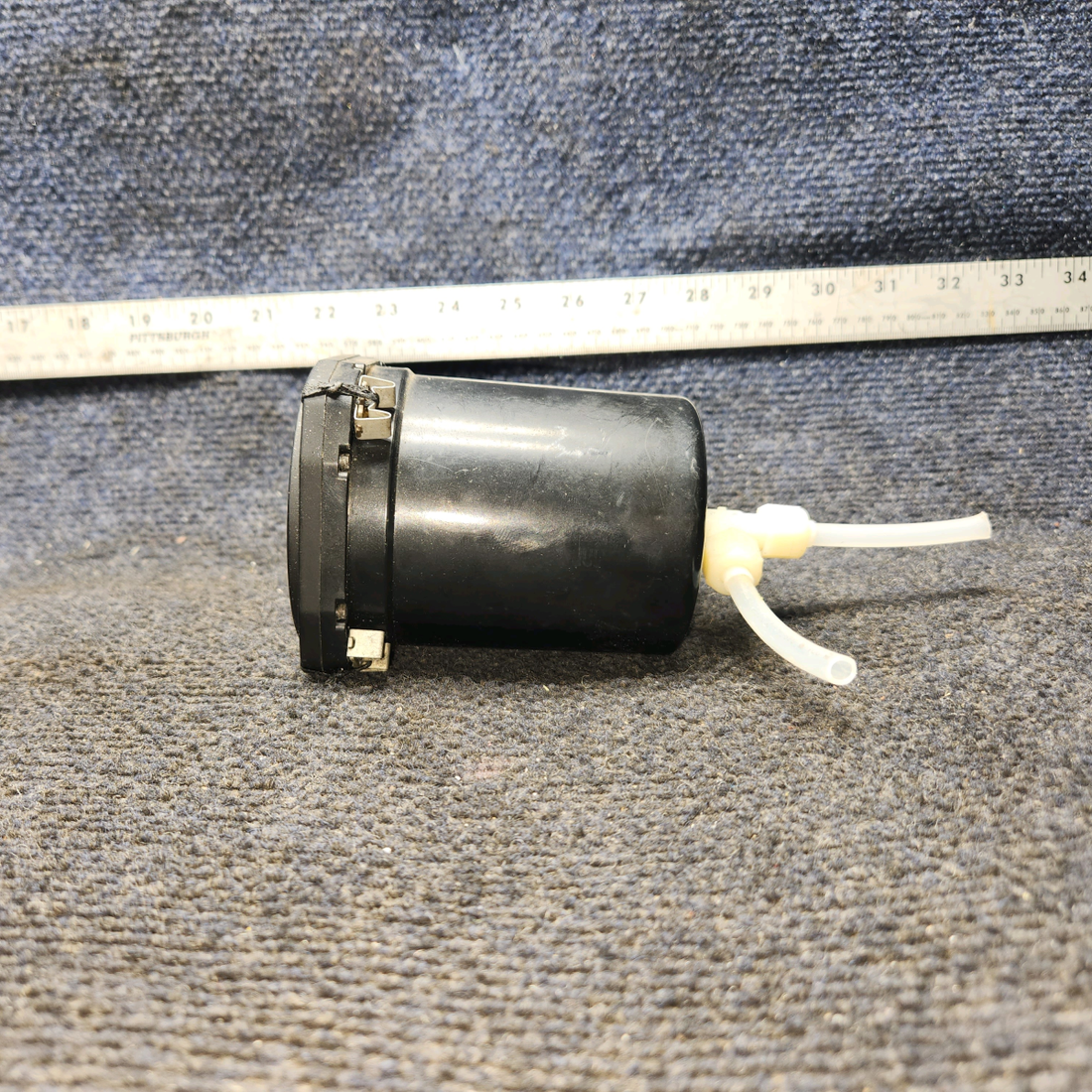 Used aircraft parts for sale, 7000 United Instruments 7000 Cessna 172E Type I Vertical Speed Indicator (Code: C.26)
