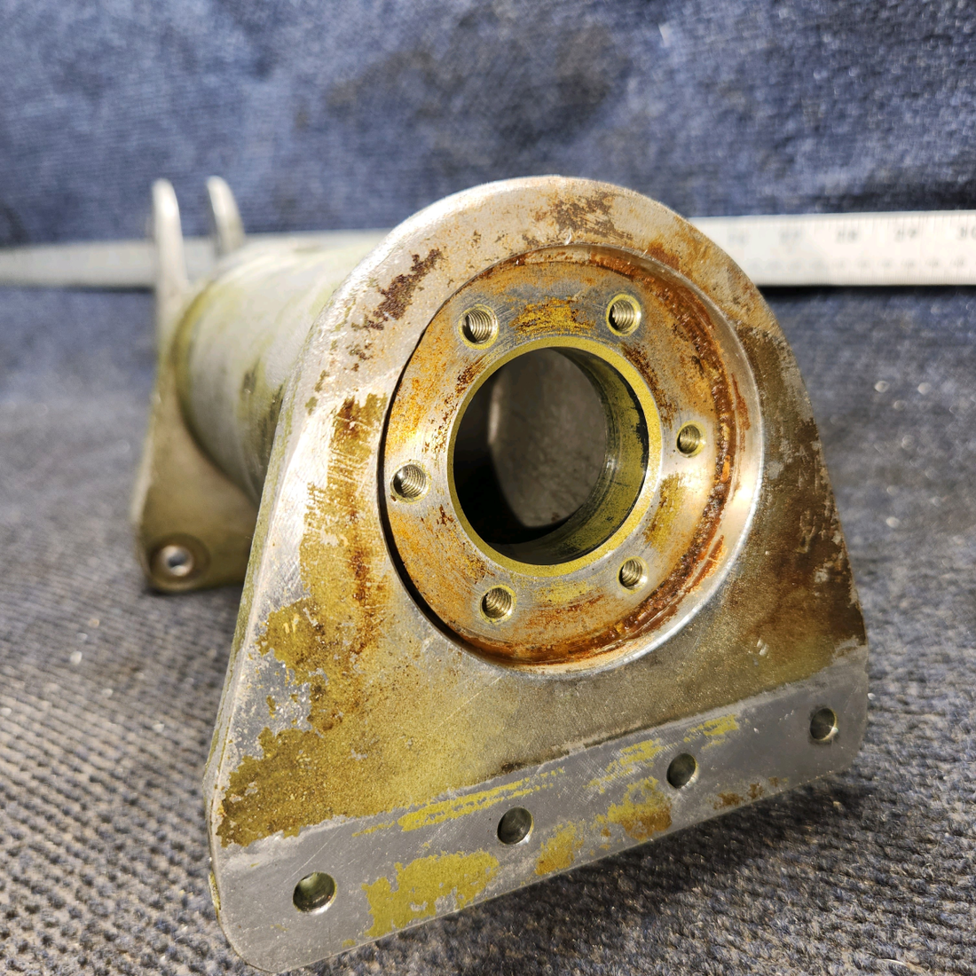 Used aircraft parts for sale, 65319-004 Piper PA-28-140 Main Gear Cylinder