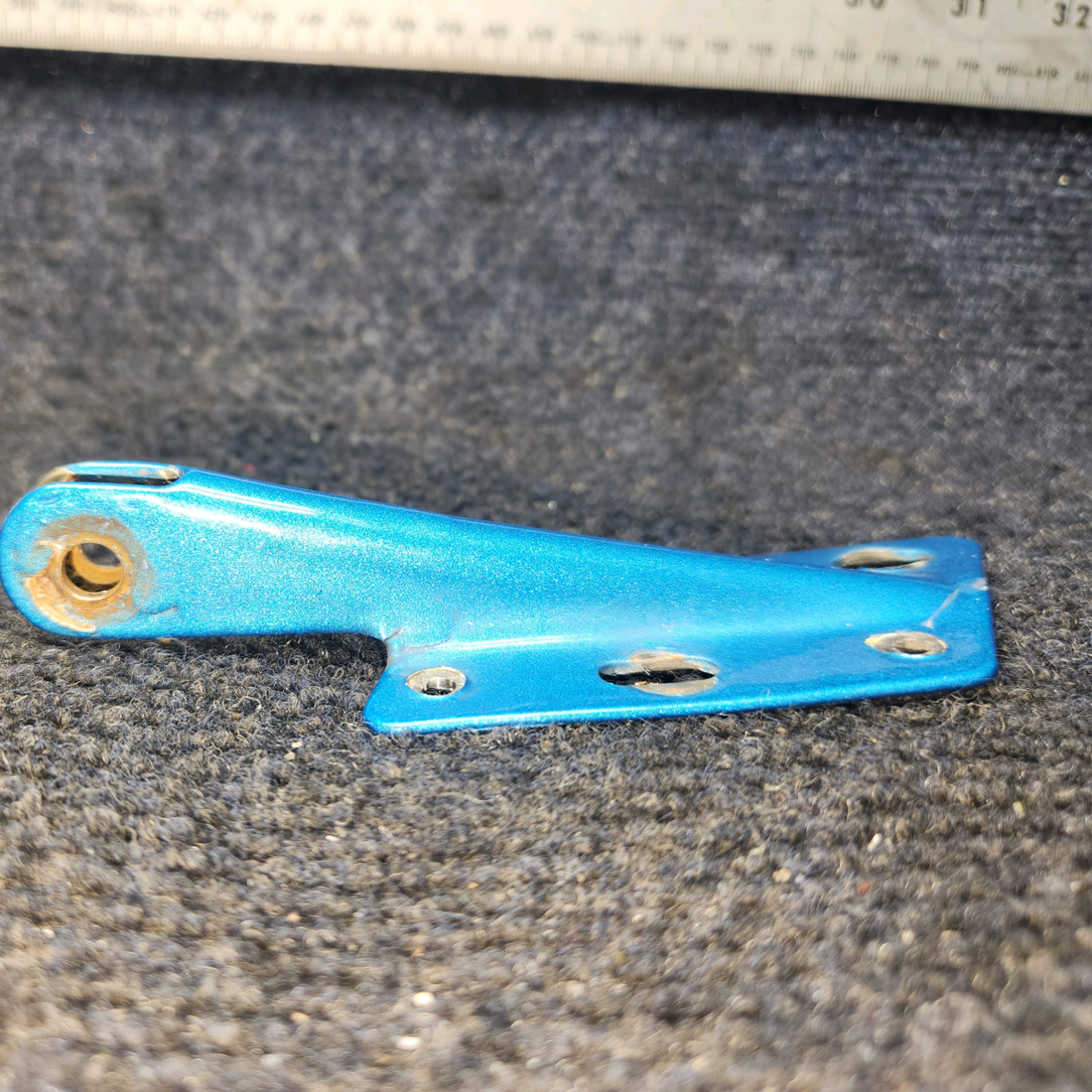 Used aircraft parts for sale, 79475-008 Piper PA28-161 Lower Cabin Door Hinge Assy