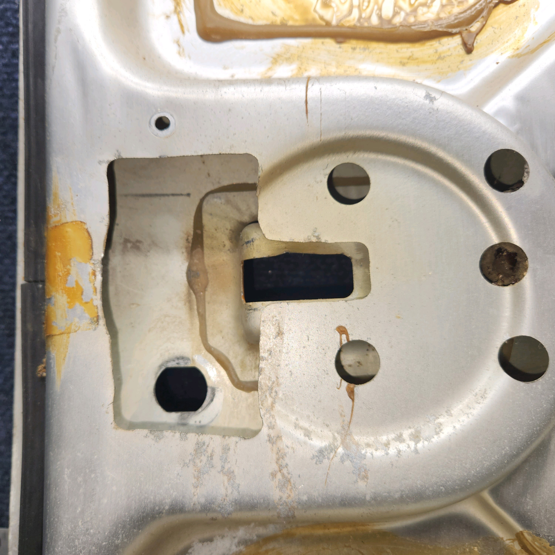 Used aircraft parts for sale, 0711791-1 Cessna 182Q Baggage Door Structure