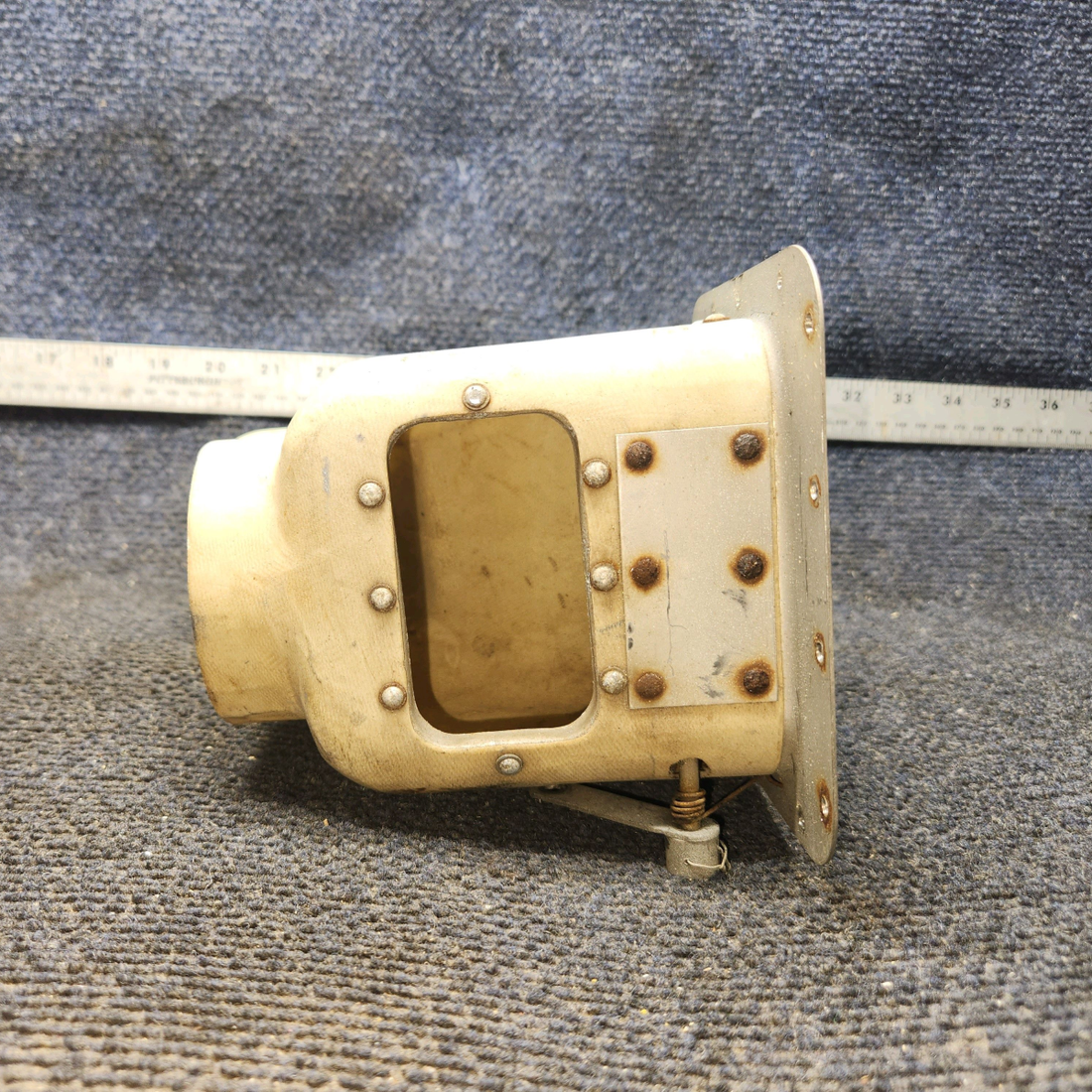 Used aircraft parts for sale, 0553001-1 Cessna 172F Warm Air Valve with Seat