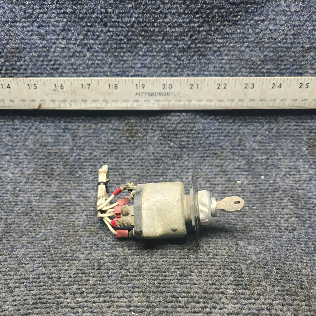 Used aircraft parts for sale, 10-357210-1-E Bendix Beechcraft A23A Musketeer Custom III IGNITION SWITCH AND KEY