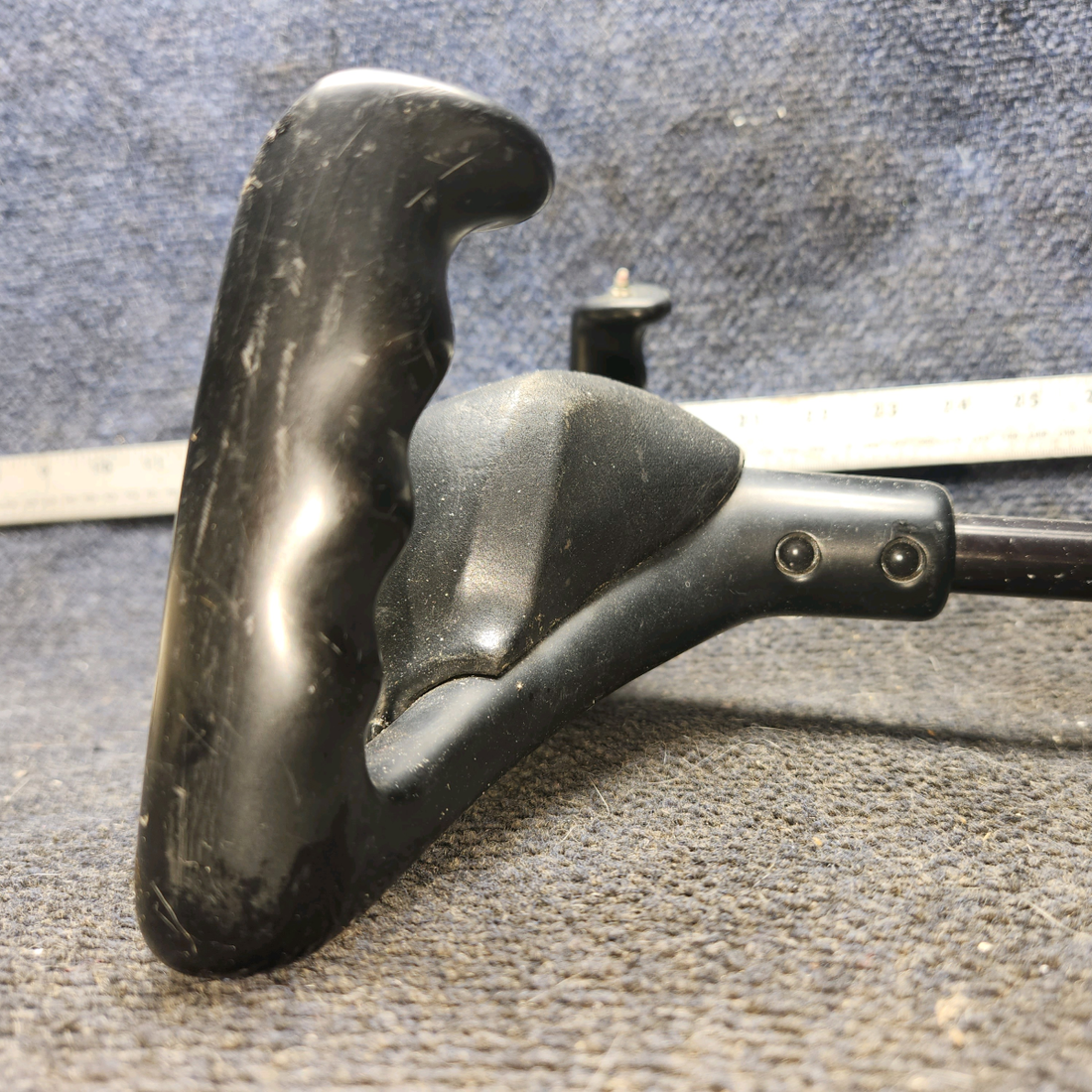 Used aircraft parts for sale, 0513260-3 cessna 172N Control Wheel Assembly – LH & RH with Switch