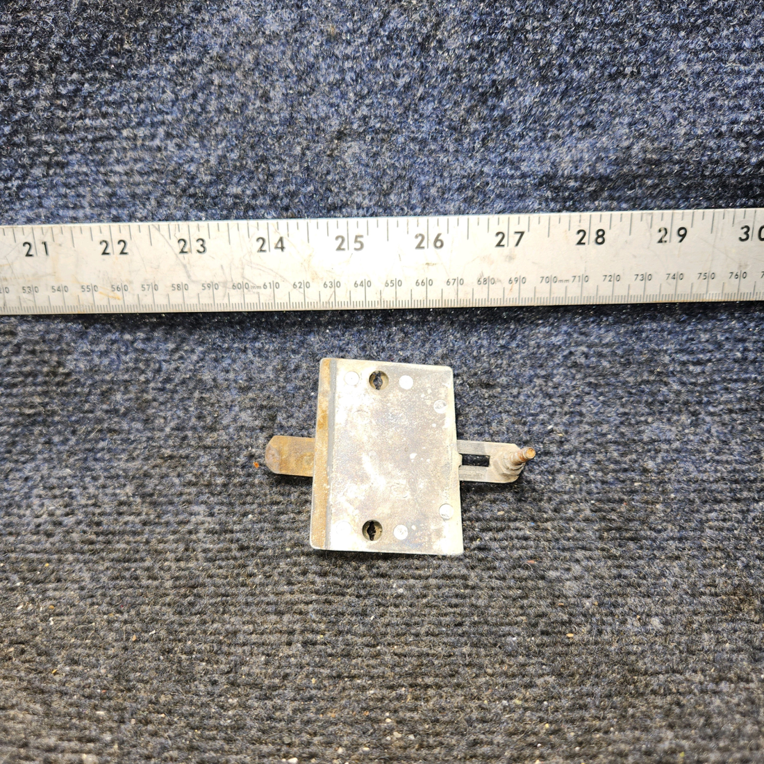 Used aircraft parts for sale, 0411590-1 Cessna 172 Cabin Door Thumb Latch Assy "No Nob"