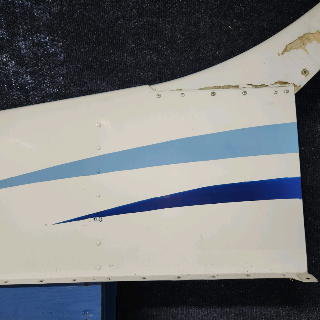 Used aircraft parts for sale, 0531019-8 cessna 172N Dorsal Fin Assembly