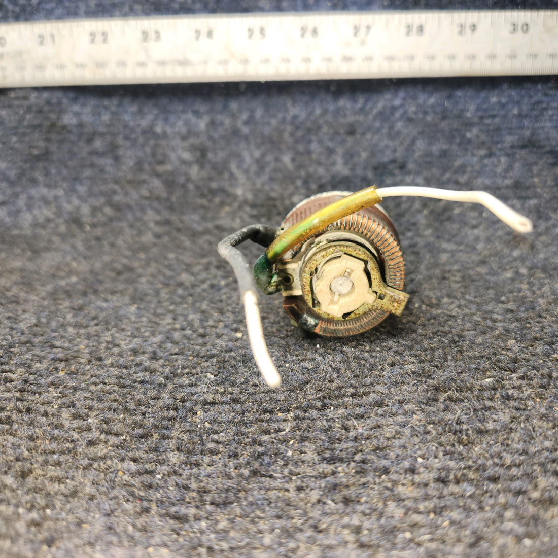 Used aircraft parts for sale, 1D1-763 Beechcraft C23 SUNDOWNER Overhead Light Dimmer Rheostat – 160 Ohm