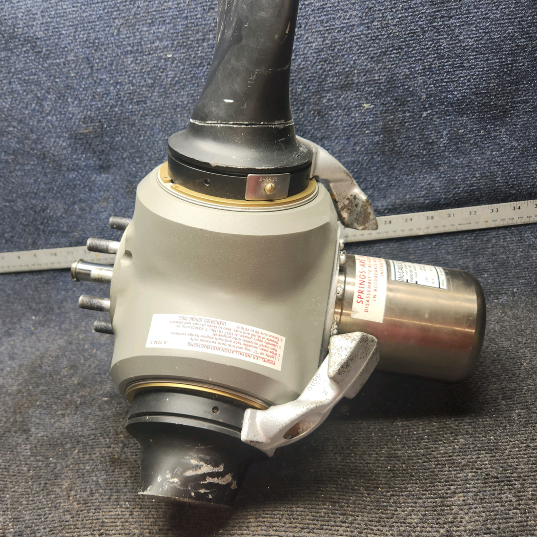 Used aircraft parts for sale, 3AF32C504-C McCauley BEECHCRAFT 95-55B Propeller Hub – Prop Strike, for Parts Only