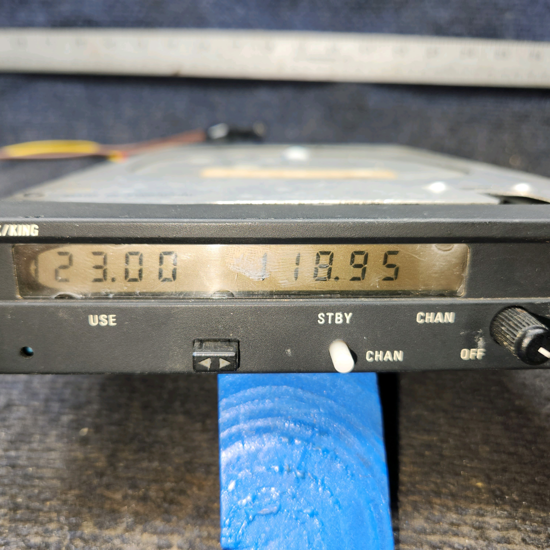 Used aircraft parts for sale, 064-1051-70 King KY-97A Piper PA28-140 Com Transceiver with rack and connector 14V