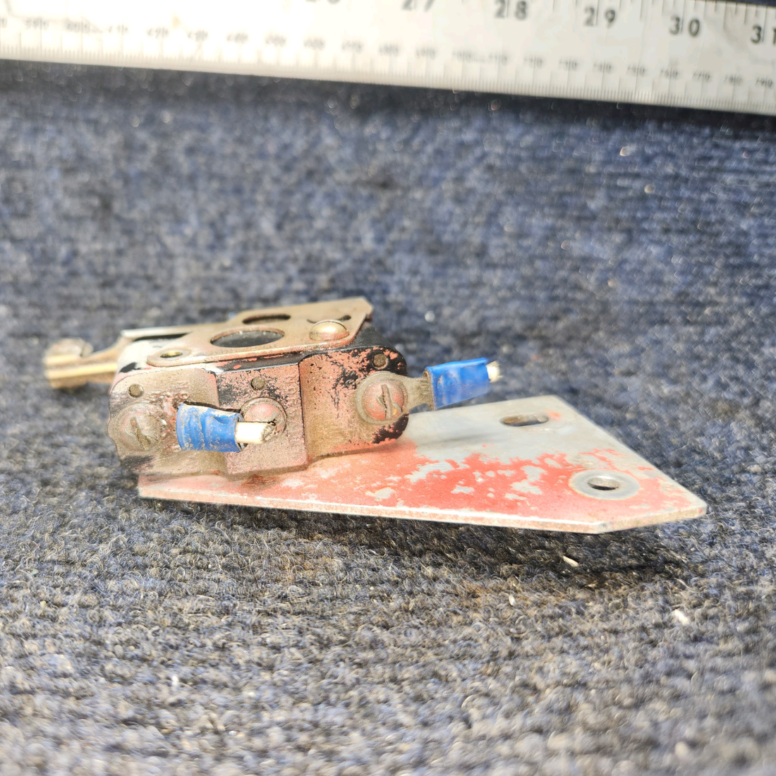 Used aircraft parts for sale, MS25026-1 Honeywell BEECHCRAFT 95-55B Micro Limit Swich ASSY