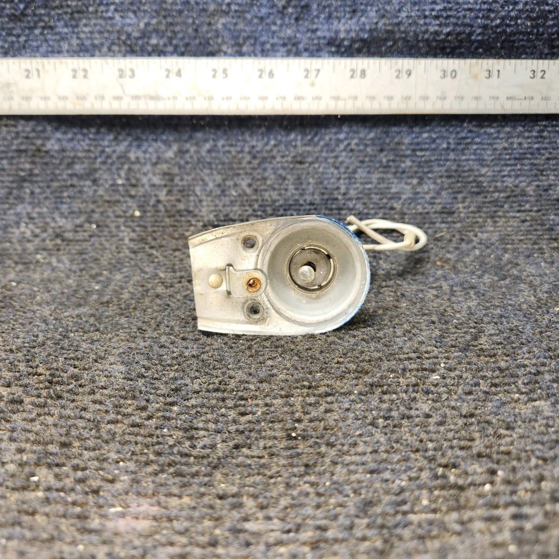 Used aircraft parts for sale, 30-0009-23 Cessna 172F Wing Nav Light Base