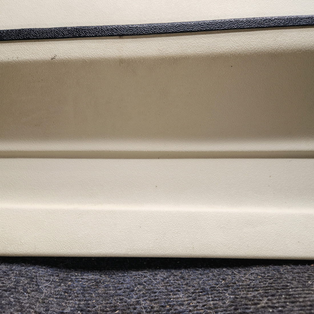 Used aircraft parts for sale, 67-82-150RD cessna 150G Door Panel - LH