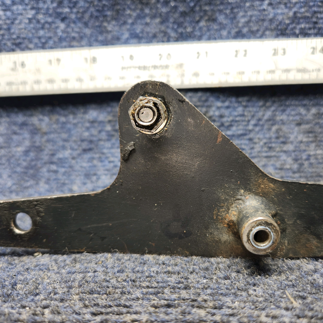 Used aircraft parts for sale, 62771-001 Piper PA28-140 Aileron Bellcrank Assembly RH