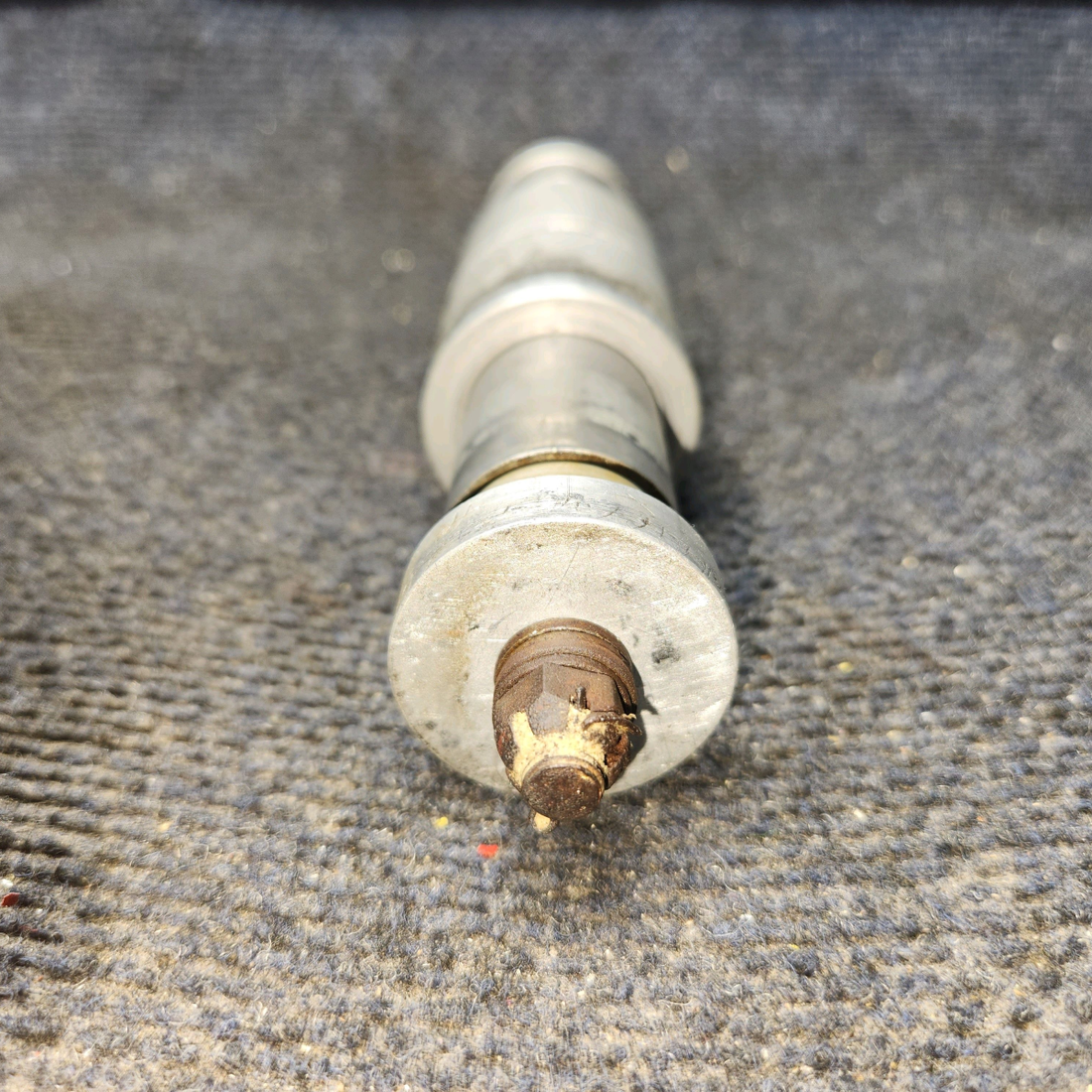 Used aircraft parts for sale, 1442001-1, 1442002-1 Cessna 172F Nose Gear Wheel Axle Assy