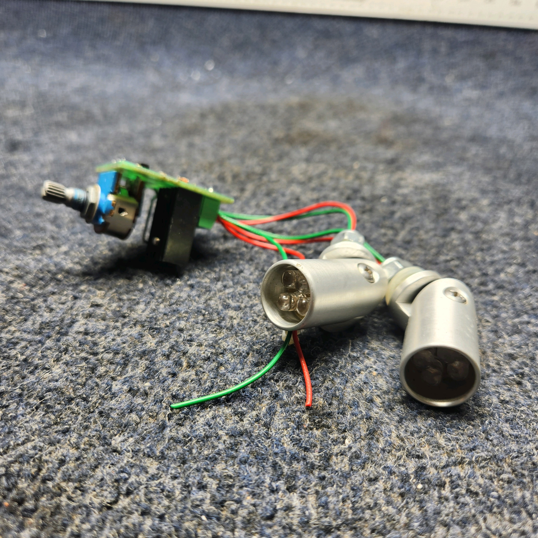 Used aircraft parts for sale, Led Dome Light PIPER PA28-140 LED DOME LIGHT ASSY WITH DIMER (VOLTS: 14)