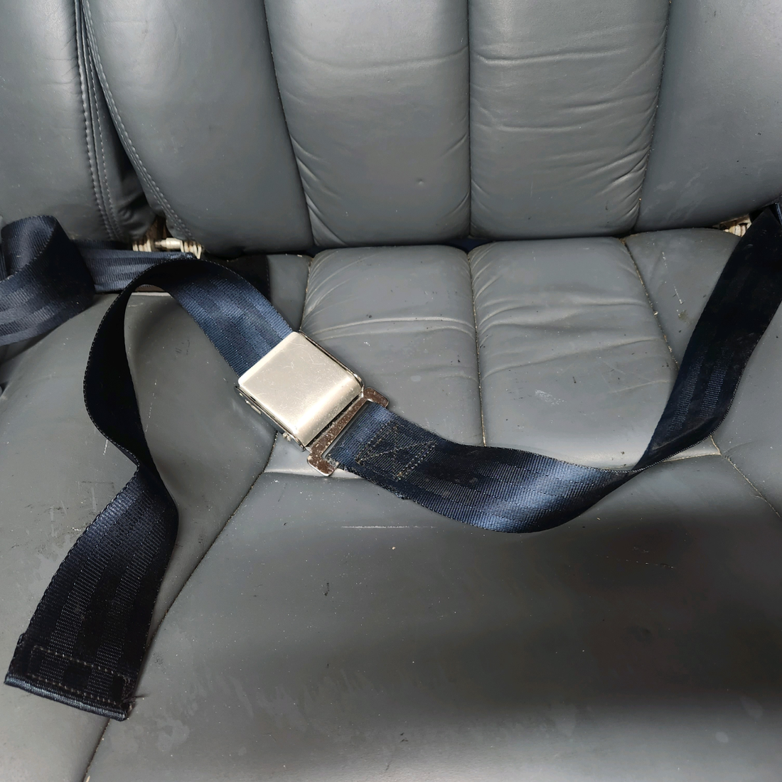 Used aircraft parts for sale, 0700678-7 Cessna 182G Aft Split-Back Seat Assembly
