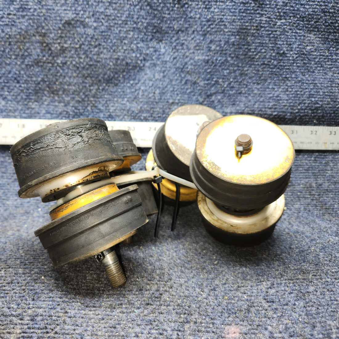 Used aircraft parts for sale, J-9612-8 PIPER PA28-161 Lord Shock Mount kit - Set of Four
