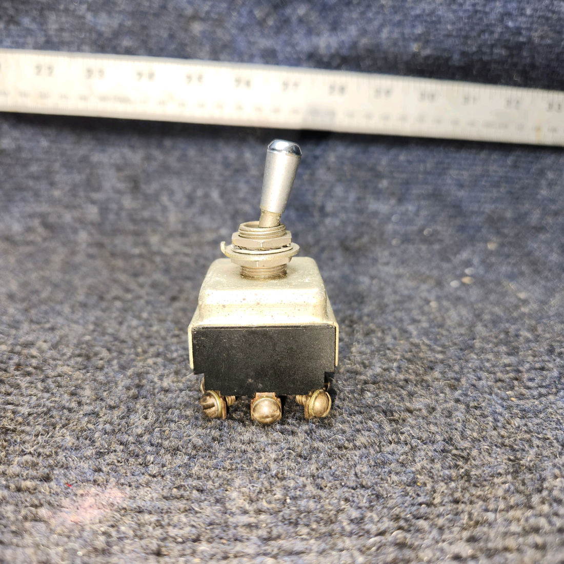Used aircraft parts for sale, 35-380053-9 BEECHCRAFT 95-55B Toggle Switch Assembly